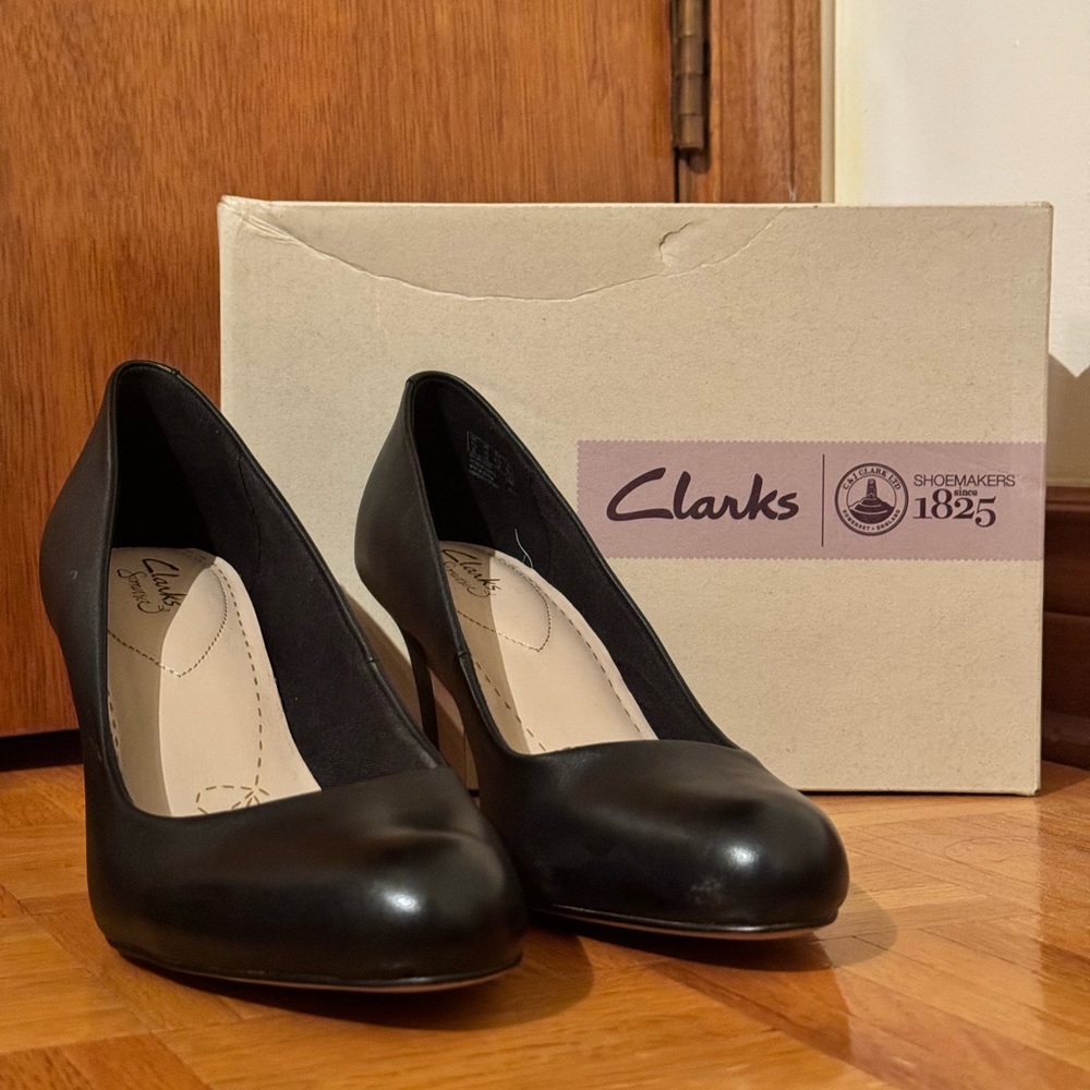 Women’s Size 10 Clarks Black Leather High Heels
